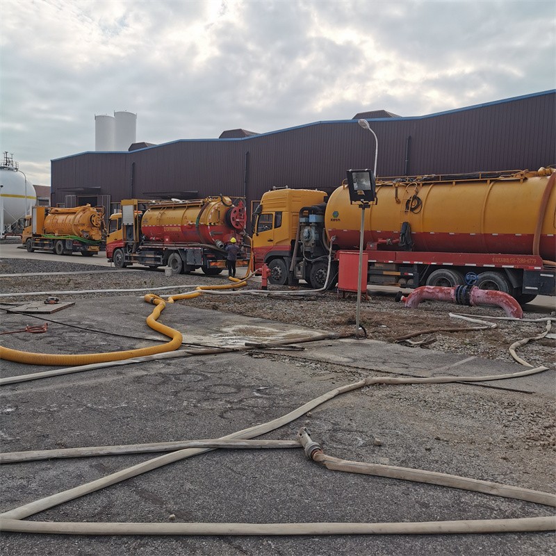 桥头污水池清理